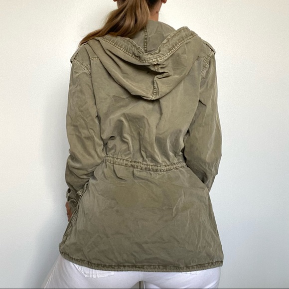 🍃 Aritzia Talula Trooper Jacket Olive Green Washed Out and Vintage-Like 🍃 - Picture 3 of 5